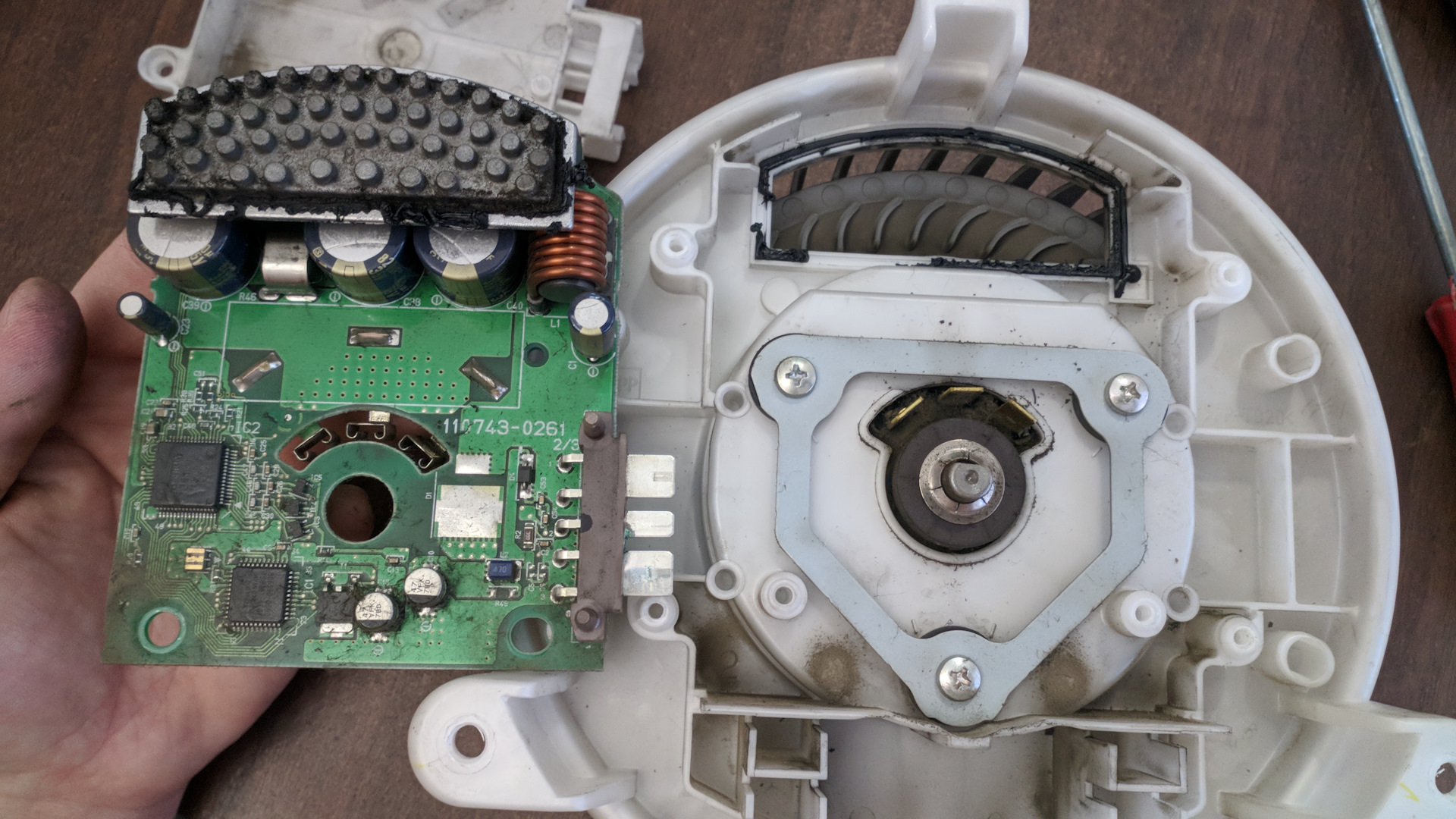 Как избавиться от шумов вентилятора отопителя Mitsubishi Lancer X и что делать, если гудит печка Самостоятельный ремонт вентилятора отопителя Мицубиси Лансер 10