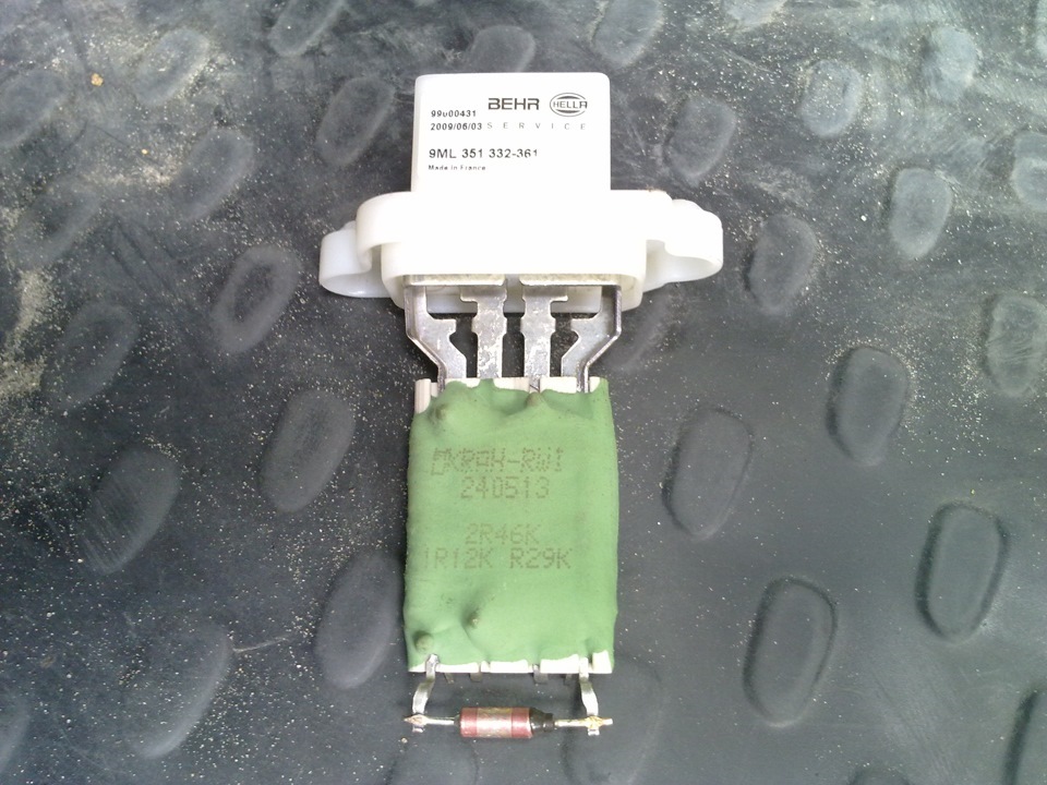 Как заменить резистор и предохранитель печки на автомобиле форд фокус 2