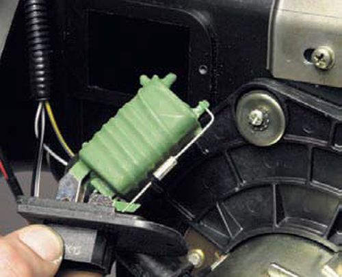 Chevrolet niva | замена тросов привода отопителя | шевроле нива