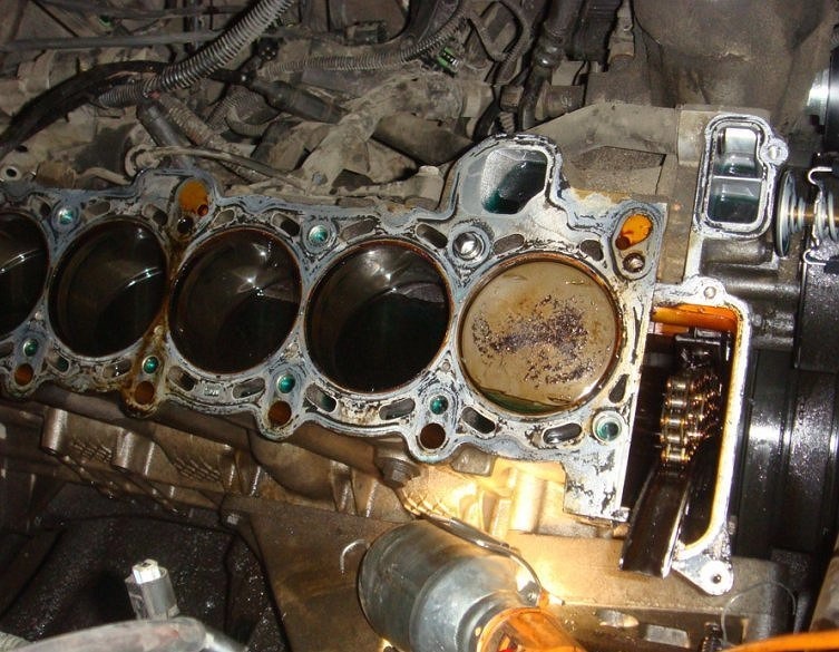 Стук клапанов на горячем двигателе: причины, ремонт, последствия